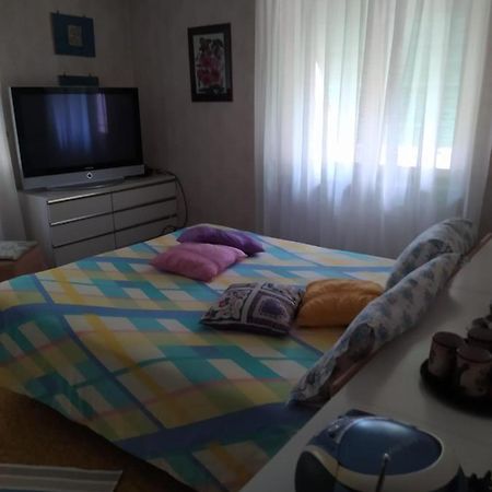 Casabella Silvana Sarre Bagian luar foto