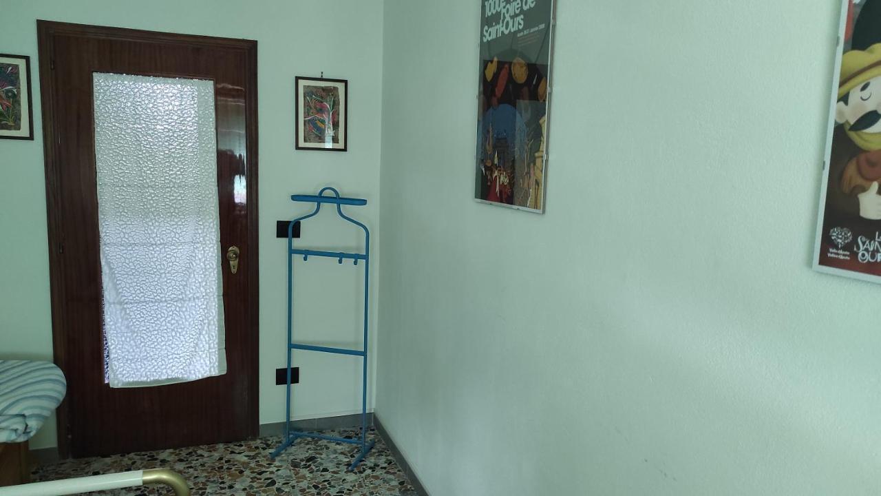 Casabella Silvana Sarre Bagian luar foto